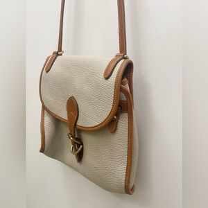 Vintage Pebble Leather Dooney & Bourke Cream Crossbody Bag